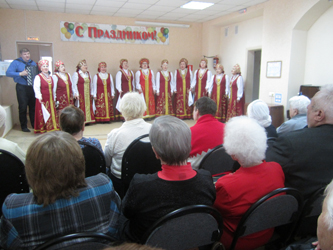   	 Светала Глухова помогла организовать концерт для представителей старшего поколения